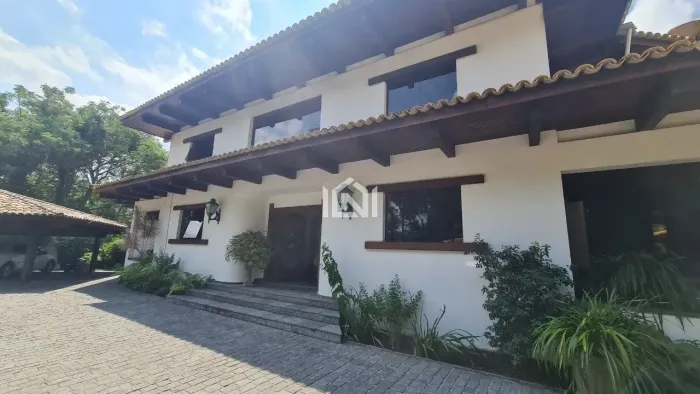 Casa para venda ou locação no Miolo da Granja Viana