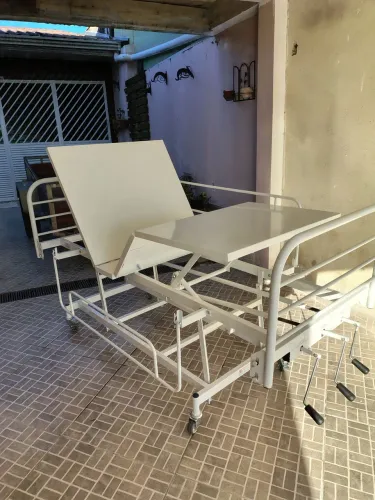 Cama Hospitalar 3 manivelas nova entrego