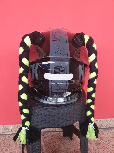 Trança para capacete - Acessório divertido e estiloso! ( Aceito troca)