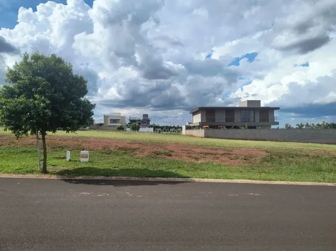 Venda de Terreno / Condomínio na cidade de Araraquara