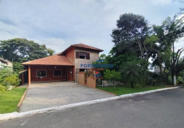 Casa 5 quartos sendo 2 suítes com closet à venda na Granja Viana - Cotia/SP