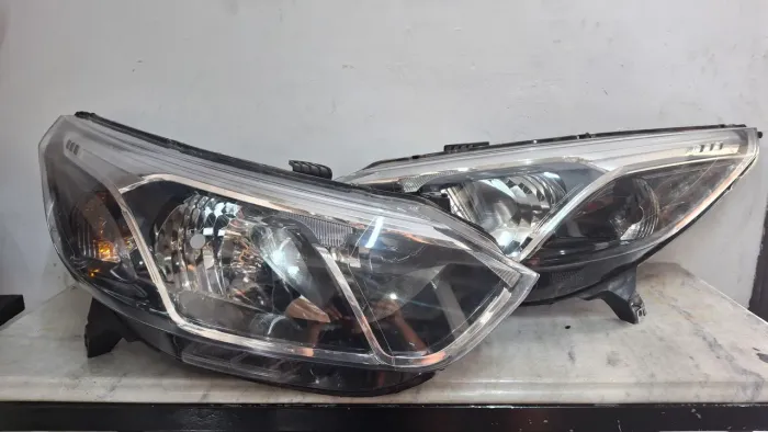 Par de farol cobalt 2016/2020 original 