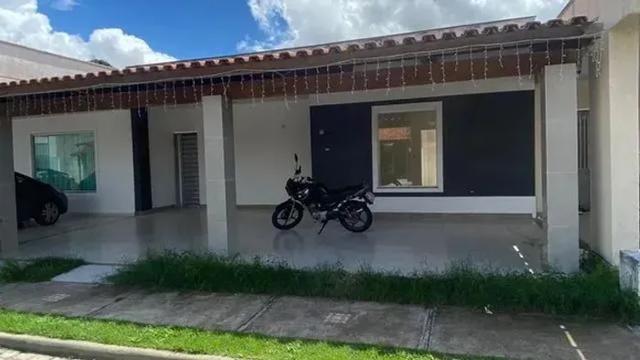Casa em Condomínio com 3 Quarto(s) e 3 banheiro(s) para Alugar, 200 m² por R$ 3300 / Mês