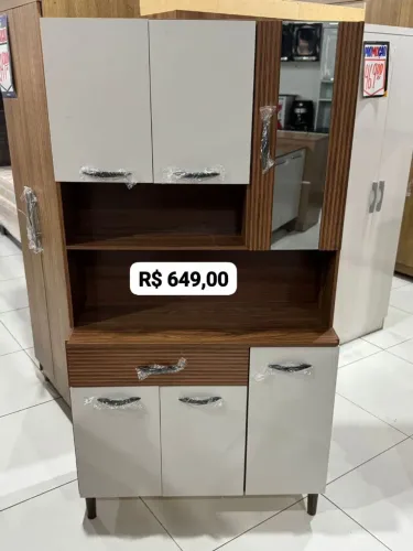 Armário Multiuso com Espelho e Design Moderno