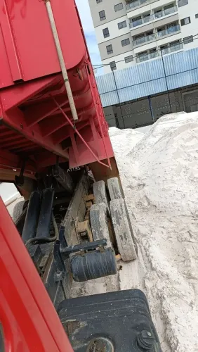 Tenho aterro bota-fora limpo e mais sujo.