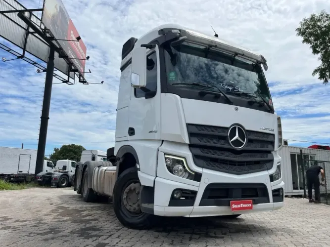Mercedes-Benz Actros 2548 LS 6x2 2023/2024.