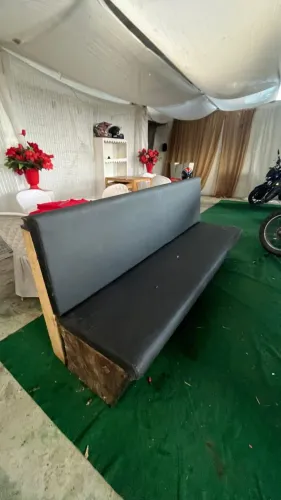 Sofá preto para barbearia; lanchonete...