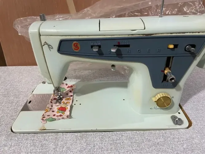 Maquina de Costura Singer 666 Multiponto