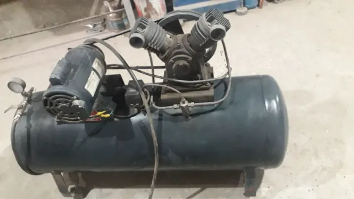 Compressor de ar com motor de 1cv 1740 rpm valor 1,700 reais