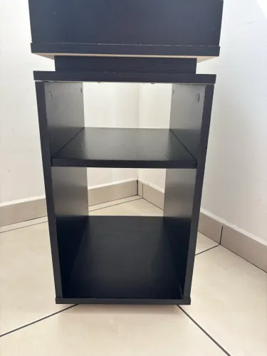 Criado Mudo / Mesa de Cabeceira