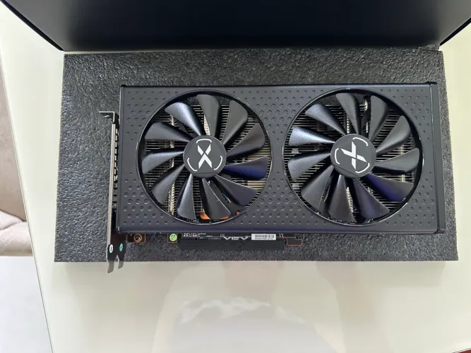 Placa De Video Xfx Swft210 Rx 7600 8gb Gddr6 2655mhz
