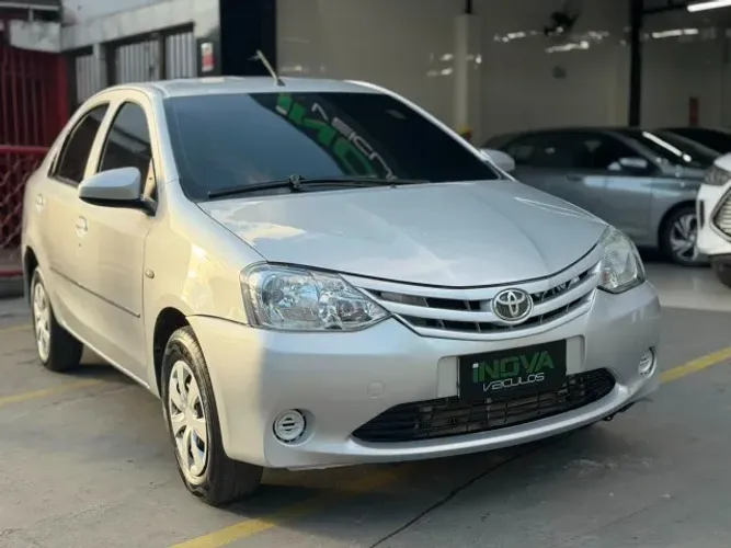 Toyota Etios X Sedan 1.5 Flex 16V 4P Mec. 2014