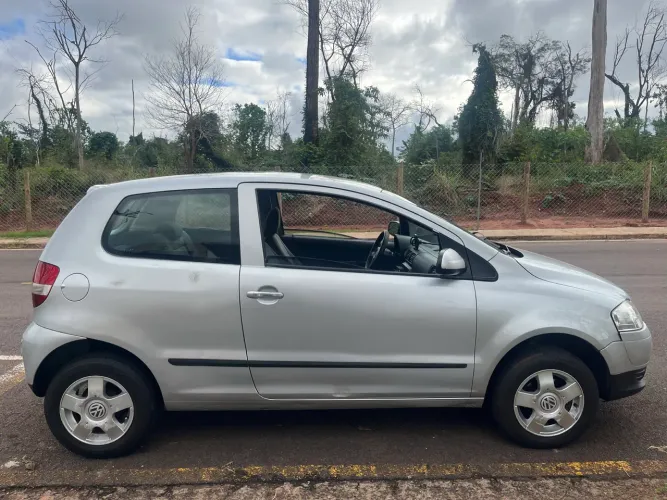 Volkswagen Fox Plus 1.0mi/ 1.0mi Total Flex 8V 3P 2004