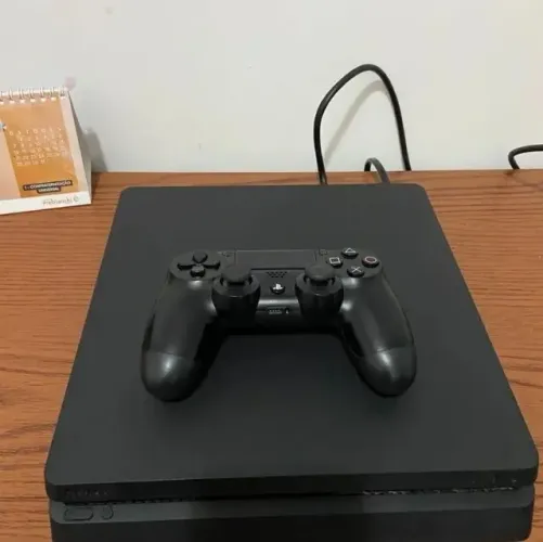 Playstation 4 Slim Desbloqueado + 1TB HD SSD so o hd custa 800