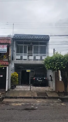 Casa na Tv. Curuzu próx a Av. Duque de Caxias.