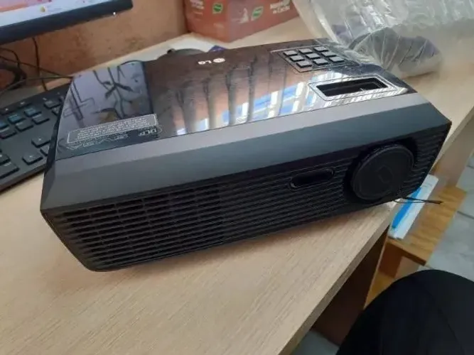 Vende se Projetor LG