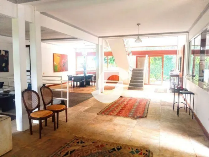 Casa com 4 suítes a 300m da praia à venda, 658 m² por R$ 4.730.000,00 - Itacoatiara - Nite