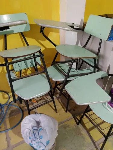 Cadeiras bancadas escolar