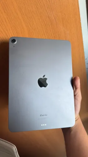 Apple iPad Air (5ª geração) 10.9" Wi-Fi 64 GB Chip MI - Cinza-