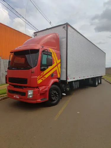 Volvo vm 260 2009 bau 12 metros