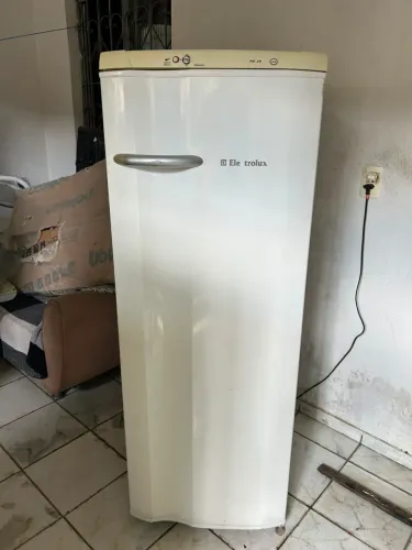 Geladeira Eletrolux (Frete Grátis)