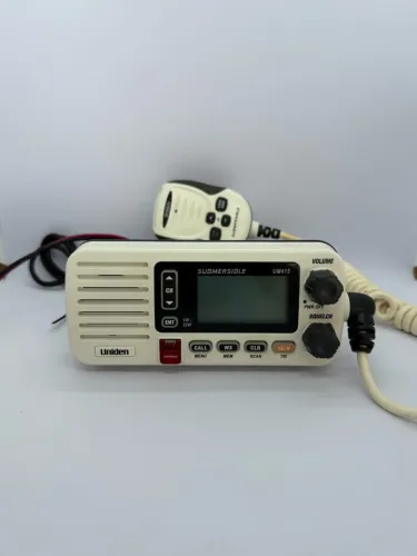 Rádio VHF Marítimo Uniden UM415 Submersible 25W - Funcionando
