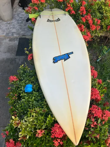 ? Lost Sub-Scorcher 5'9 (28L) + Deck Ct Wax + Leash Wet Dreams + Quilhas