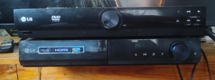 home theater LG 2 com mais 14 caixas total e 3 subwoof