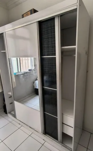 Guarda-roupa solteiro