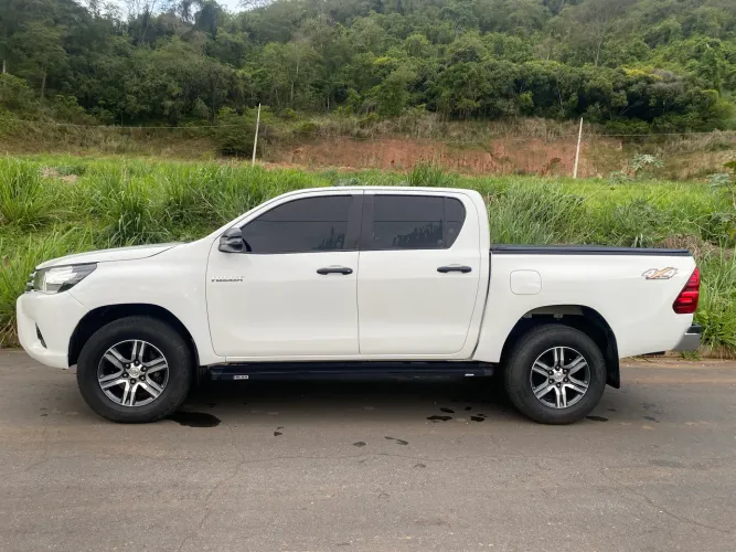 Toyota Hilux CD 4X4 2.8 Diesel Mec. 2020