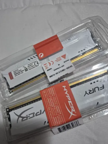 HD 8GB Hyper Fury x 2