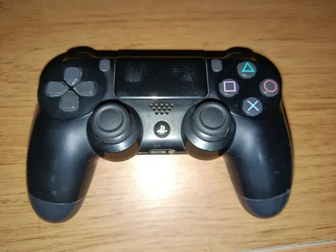 Controle de ps4 para retirada de peças 