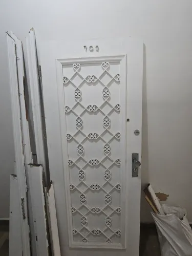 Porta icônica ferro - pesado