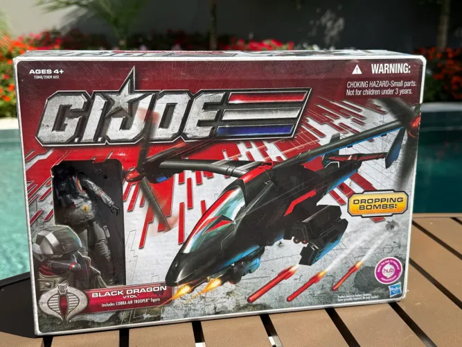 Gi Joe 30th Black Dragon VTOL com Cobra Air Trooper comandos em ação