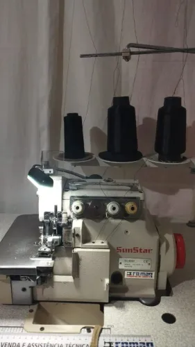 Máquina de costura industrial