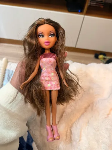 Boneca bratz Yasmin Crystalicious