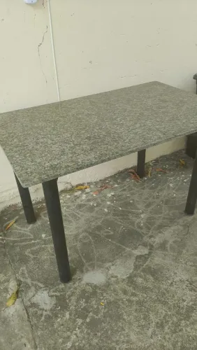 Mesa de mármore