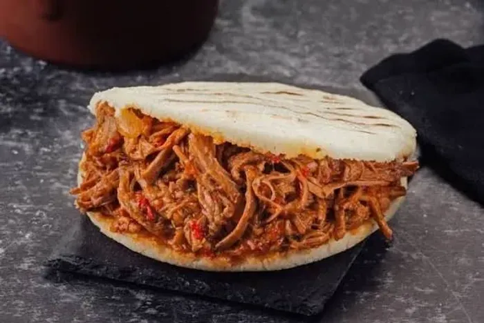 Lanches venezuelanos arepa