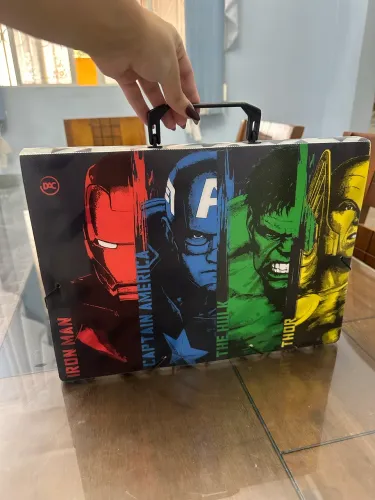 maleta com alça infantil para papel avengers