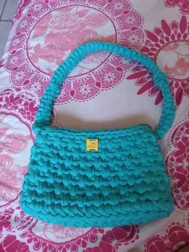 Bolsa crochê feita a mão 