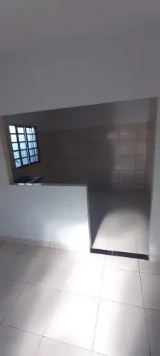 Alugo Casa