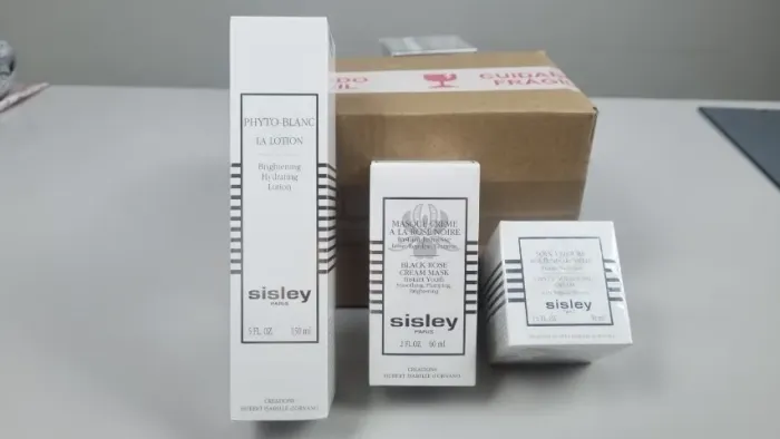 Kit 3 UNIDADES de flores Paris para todos os tipos de pele (Produto de mostruário)