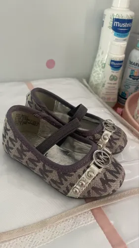 Sapato infantil Michael Kors