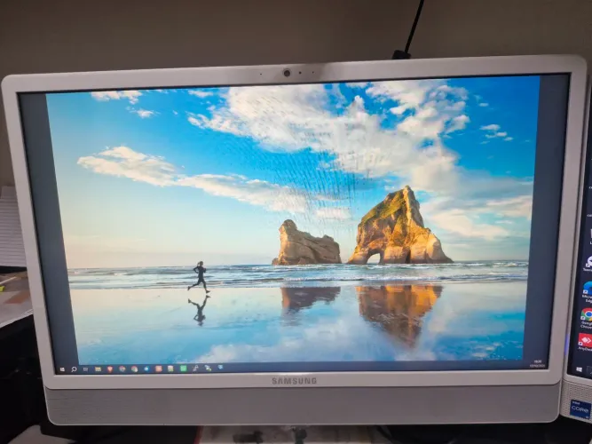 All in One Samsung DM530ABE - Tela 24" Full HD