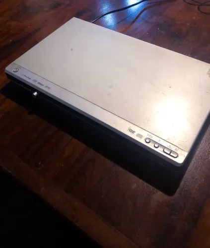 (Defeito) Aparelho de DVD Player Semp Toshiba (Modelo SD-7070VK) com função Karaokê
