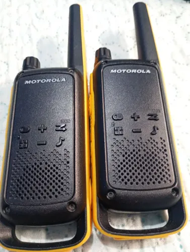Rádio Comunicador Motorola T470 Talkabout 56km Prova D'água Cor Preto/Amarelo