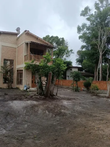 vendo / troco em Prado - SOBRADO TIJOLINHO, COND FECHADO PORTAL DAS GUARATIBAS PRADO