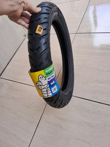 Pneu novo 80/100-14