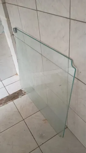 Vende-se esses quatros vidros