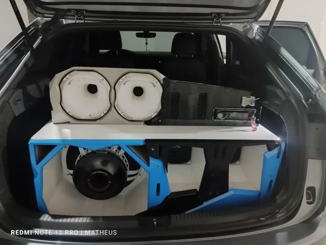 Som automotivo trio